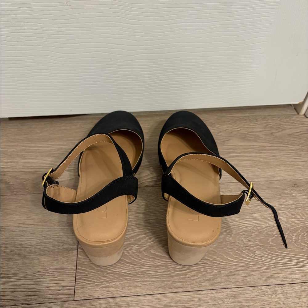 LOFT Black and Tan Heels - Picture 3 of 4